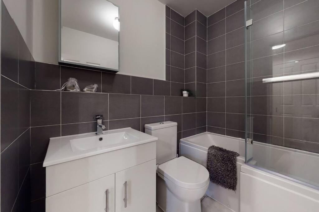 Lovely 2-Bedroom Flat Near Highgate London Exterior foto