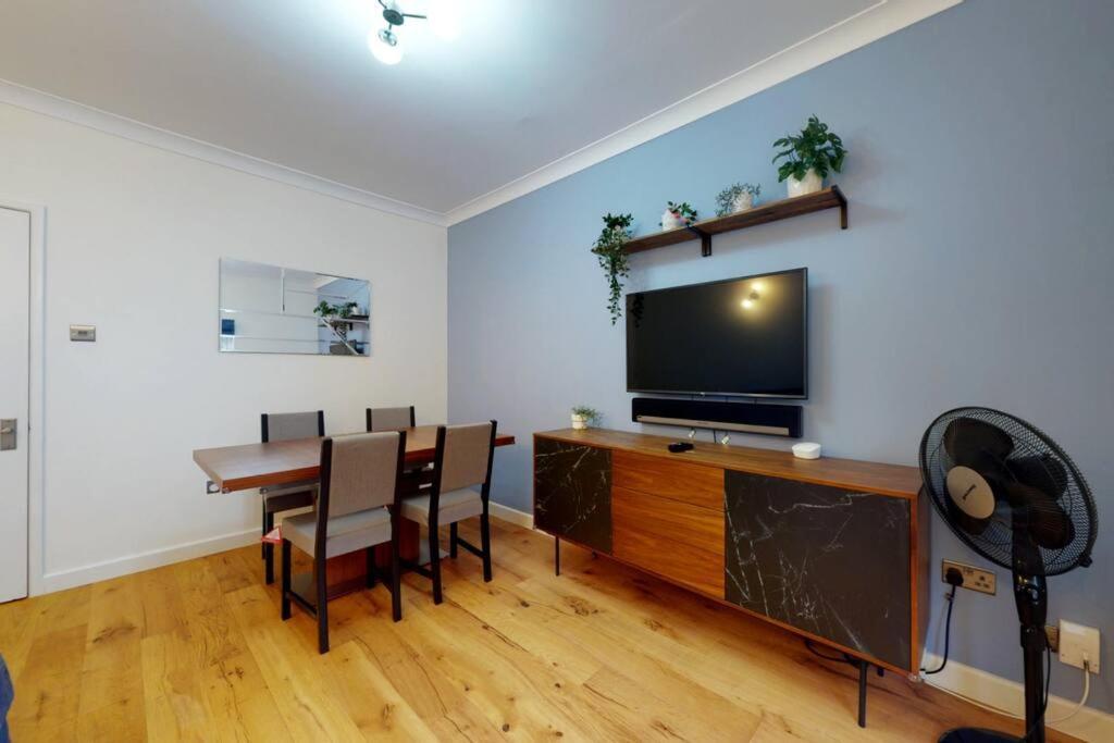 Lovely 2-Bedroom Flat Near Highgate London Exterior foto